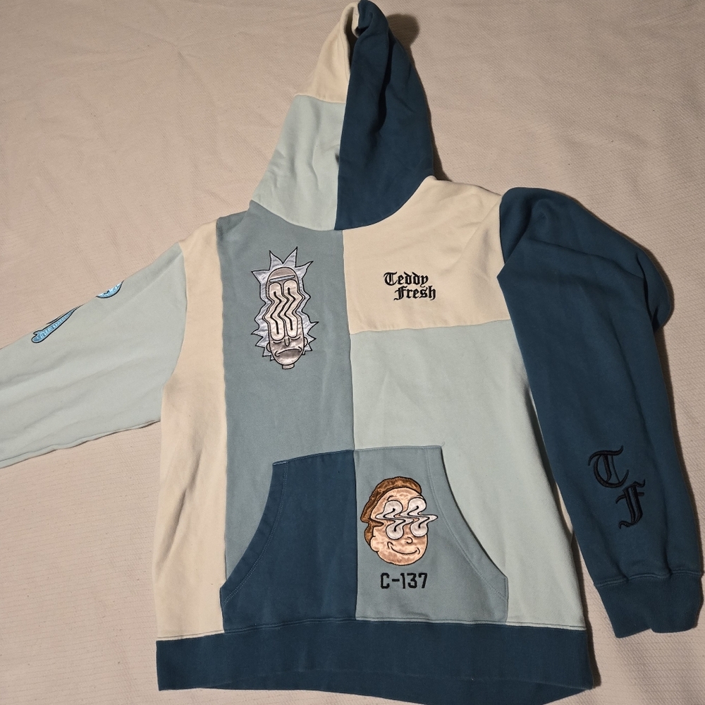 Teddy Fresh X Rick and Morty Hoodie Size L